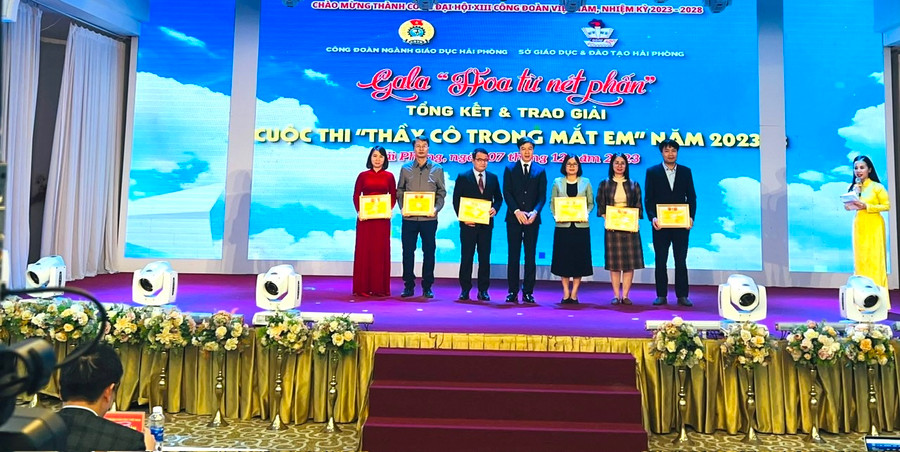 6 đơn vị giáo dục tích cực triển khai chương trình nhận khen thưởng từ Ban tổ chức.