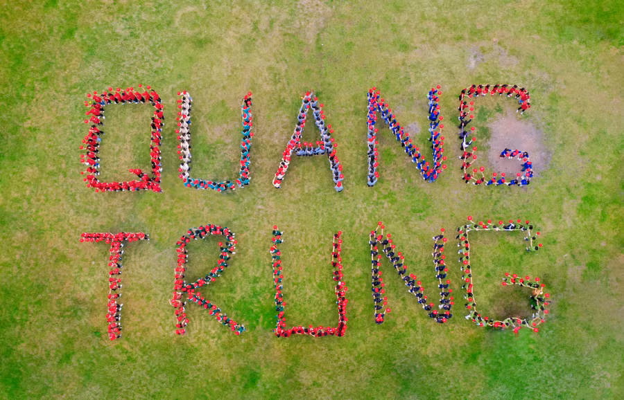 Gần 60 năm xây dựng và phát triển, các thế hệ thầy và trò nhà trường không ngừng vươn lên khẳng định vị thế của mình, trở thành điểm sáng của ngành Giáo dục thành phố.