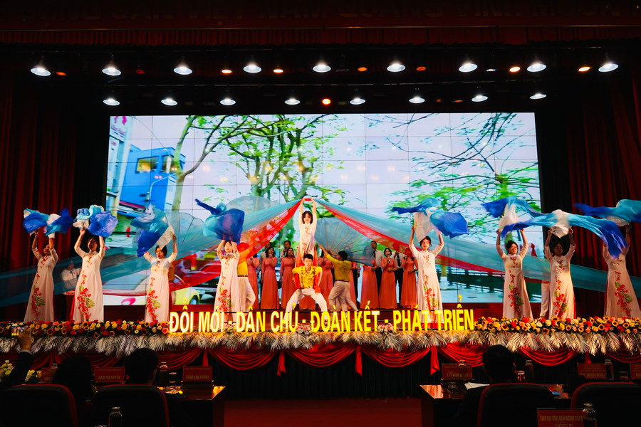 Chương trình văn nghệ chào mừng.