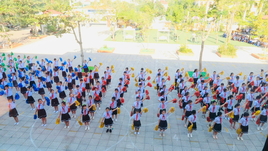 Màn đồng diễn ấn tượng. Màn đồng diễn ấn tượng.