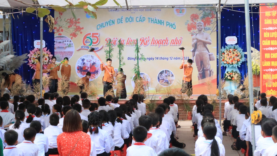 Ca cảnh &quot;Em làm kế hoạch nhỏ&quot;.