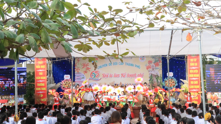 Quang cảnh chuyên đề.