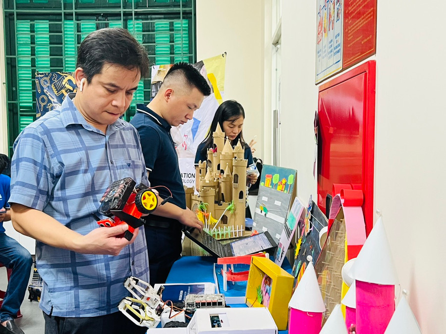 Thầy cô mong muốn Luật Nhà giáo sẽ sớm được thông qua. Thầy cô mong muốn Luật Nhà giáo sẽ sớm được thông qua.