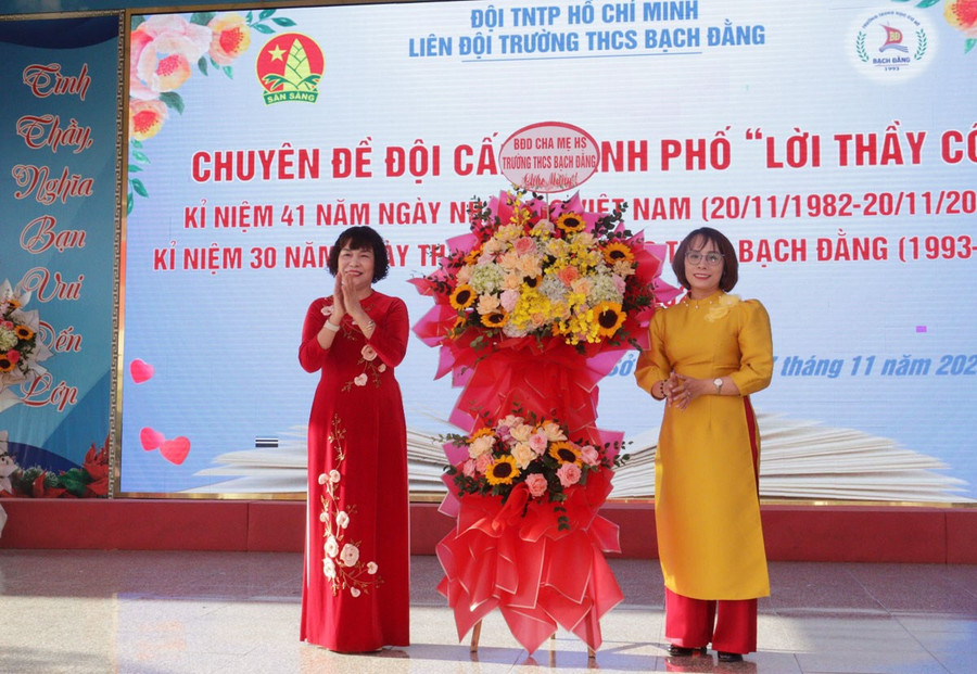 Nhiều hoạt động ý nghĩa chào mừng ngày Nhà giáo Việt Nam.