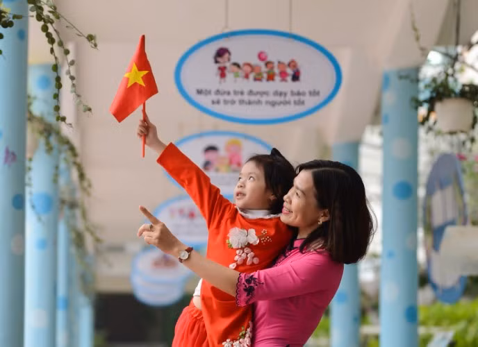 Cô và trò Trường Mầm non Xuân La (Tây Hồ, Hà Nội) hào hứng bước vào năm học mới.