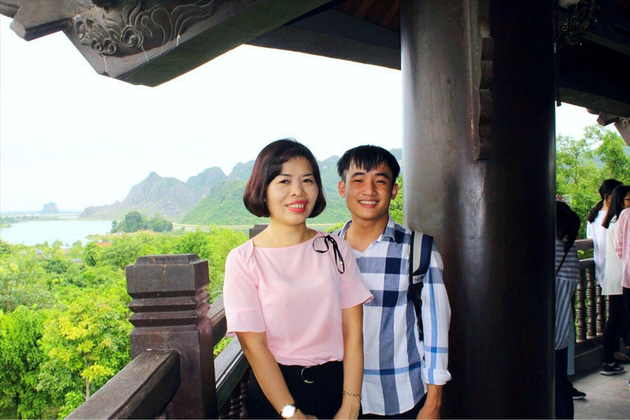 Theo cô Thủy, San không chỉ học Văn bằng cảm xúc mà còn học bằng tư duy logic. Ảnh: NVCC, Báo người lao động Theo cô Thủy, San không chỉ học Văn bằng cảm xúc mà còn học bằng tư duy logic. Ảnh: NVCC, Báo người lao động