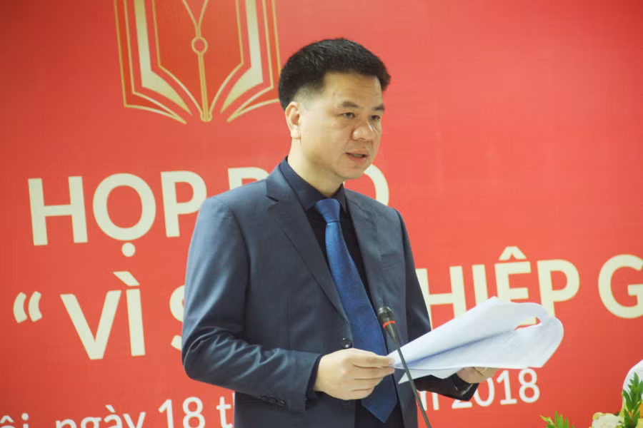 Nhà báo Triệu Ngọc Lâm-Tổng Biên tập báo Giáo dục và Thời đại phát biểu tại họp báo Ảnh: Cao Từ