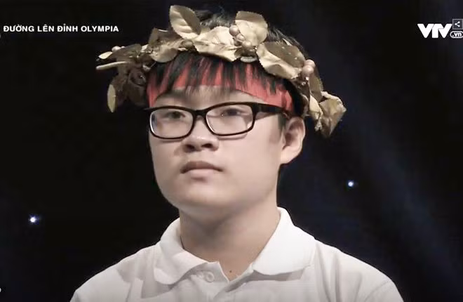 Thí sinh Hoàng Đức Thuận tham gia thi Đường lên đỉnh Olympia