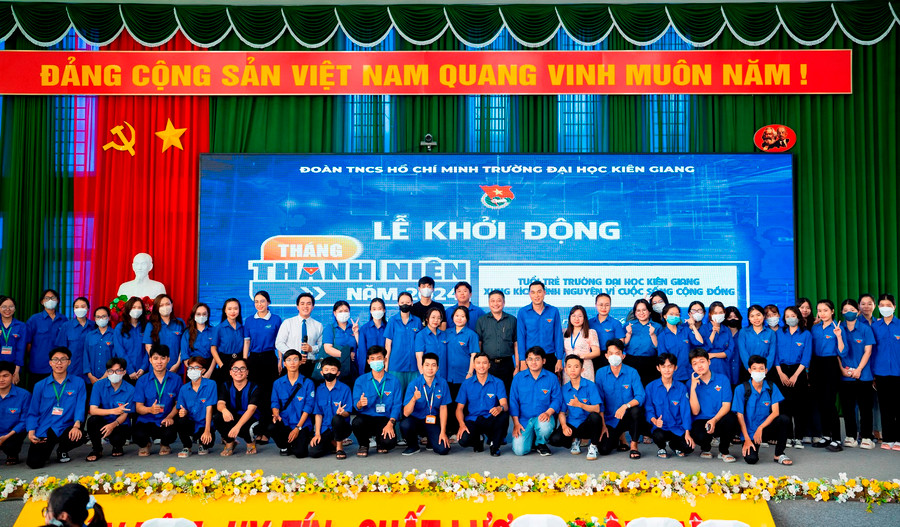 Đoàn viên, thanh niên tham gia phát động Tháng Thanh niên năm 2024.