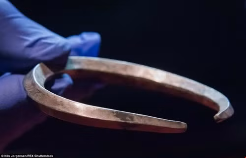 Mục kích kho báu vô giá từ thời Viking - ảnh 6