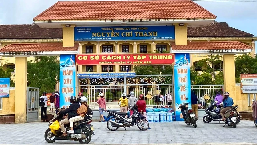 Học sinh TP Huế tạm dừng đến trường từ 0h ngày 13/11.