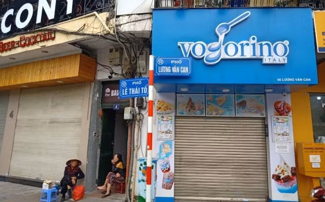 Trước tình hình dịch bệnh Covid-19 diễn biến phức tạp, nhiều cửa hàng, cơ sở kinh doanh trên địa bàn TP Hà Nội đã tạm thời ngừng hoạt động.