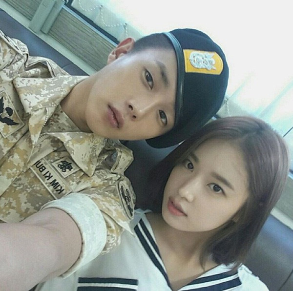 Đời tư “gây sốc” của nữ y tá trong “Hậu duệ của Mặt trời“ ảnh 3 doi tu