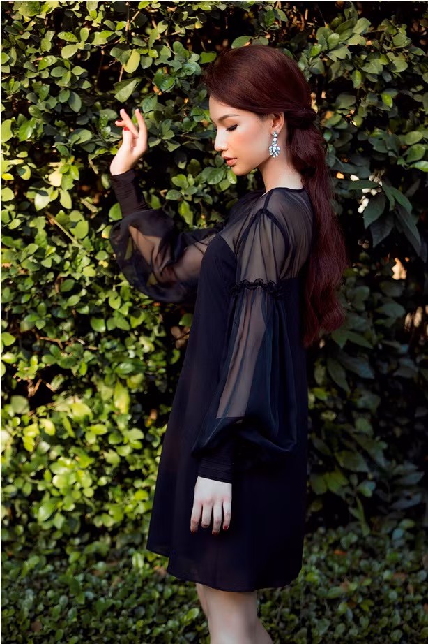  Với khả năng dẫn chương trình lưu loát và duyên dáng, cô ngày càng đắt sô. 