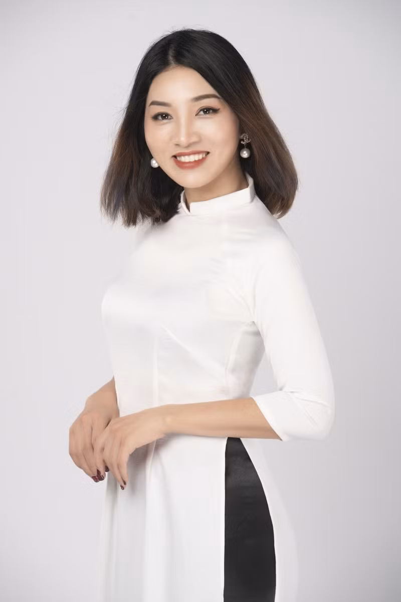 Thanh Hoài Thanh, giáo viên luyện thi Ngữ Văn nổi tiếng ở Hà Nội chia sẻ về bí kíp săn điểm thi môn Văn tại các kỳ thi.