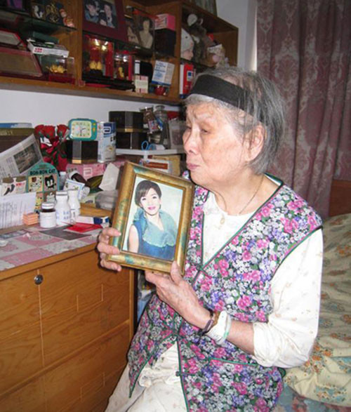 Phẫn nộ vì nội y của huyền thoại Mai Diễm Phương bị đấu giá ảnh 3 Bà Đàm Mỹ Kim - mẹ của Mai Diễm Phương.