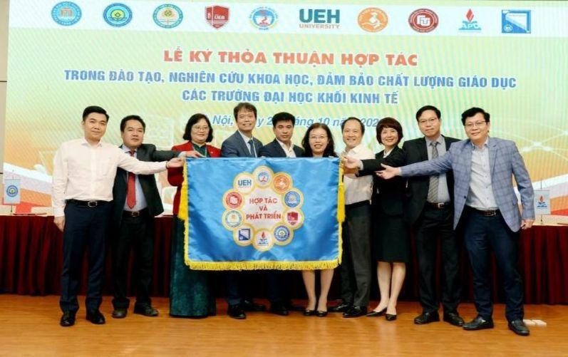 10 trường đại học khối kinh tế ký kết hợp tác, trong đó có nội dung công nhận tín chỉ đào tạo lẫn nhau.