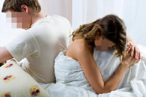 Khóc cả đêm vì chồng kêu "chuyện ấy" như "đuôi chuột ngoáy lọ mỡ"