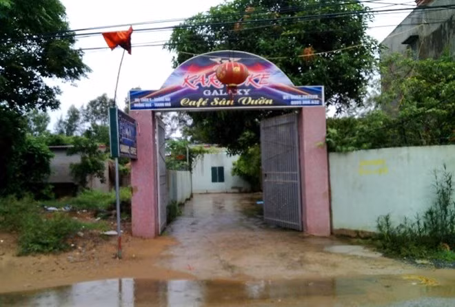Quán karaoke nơi xảy ra vụ án mạng. Ảnh: N. D. Quán karaoke nơi xảy ra vụ án mạng. Ảnh: N. D.