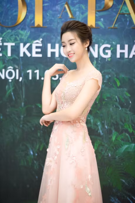 Hoa hau Do My Linh tro thanh 