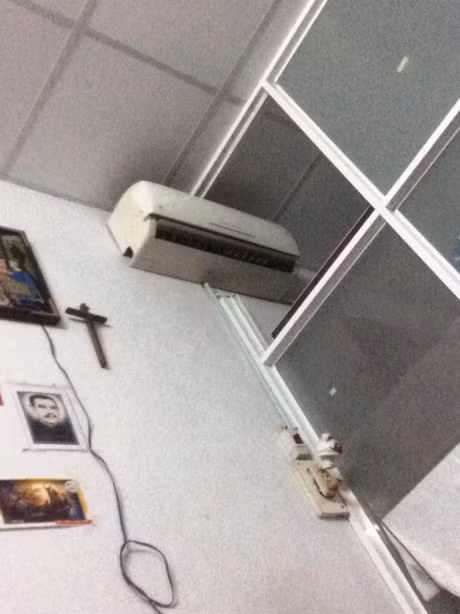 Cuoi phat ngat voi xu huong lap dieu hoa kieu moi cho mua he: 1 dieu hoa khoe, 2 phong vui! - Anh 4