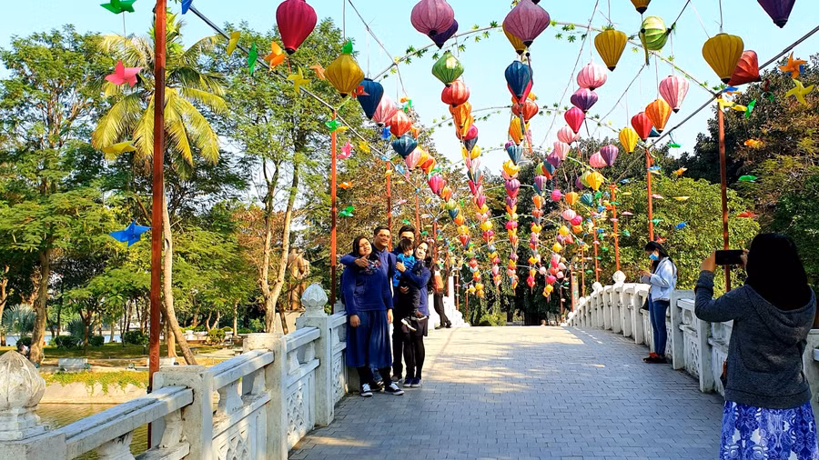 Ở công viên Thống Nhất ít người đến hơn, đa phần là du khách ngoại tỉnh.