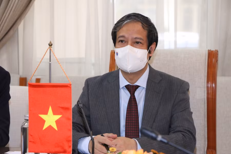 Bộ trưởng Bộ Giáo dục và Đào tạo Nguyễn Kim Sơn phát biểu tại buổi làm việc.