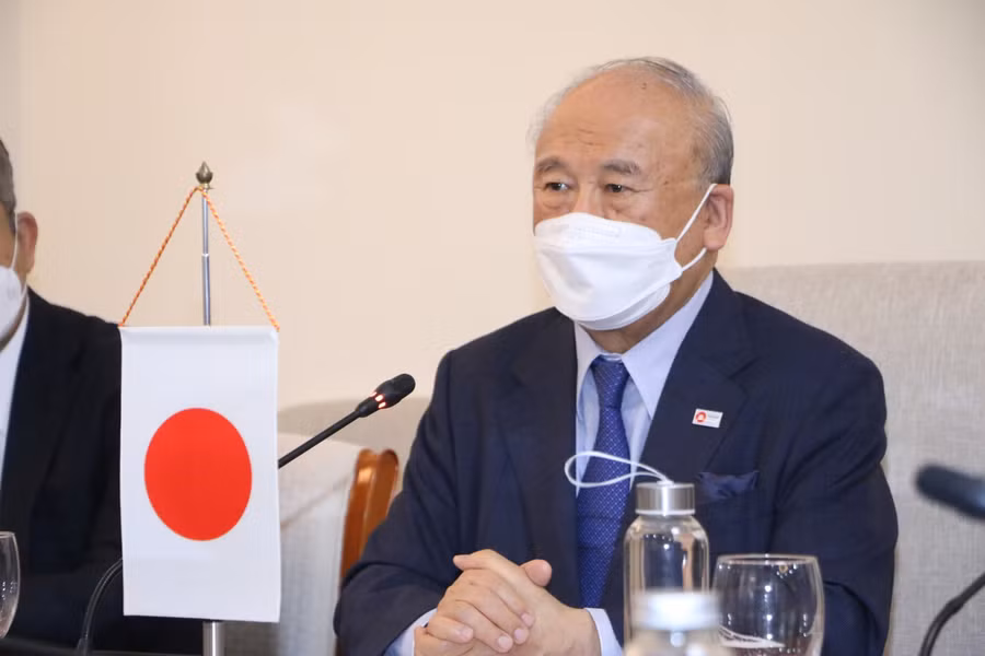 Ngài Takebe Tsutomu - Cố vấn đặc biệt Liên minh Nghị sĩ Hữu nghị Nhật-Việt phát biểu tại buổi làm việc.