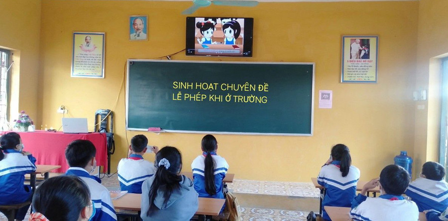 Một buổi sinh hoạt chuyên đề “Lễ phép khi ở trường” của Trường THCS Sơn Cẩm 2 (TP Thái Nguyên). Ảnh: Website của nhà trường