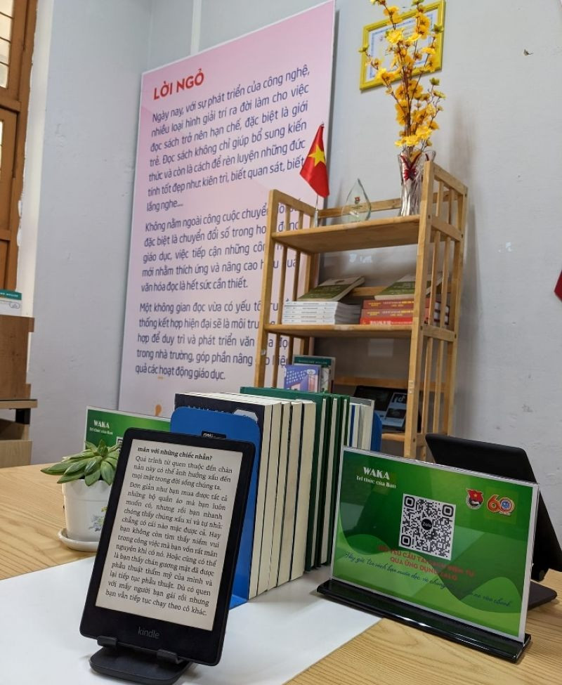 Góc đọc sách chuyển đổi số của Đoàn trường THPT Hoàng Hoa Thám. Góc đọc sách chuyển đổi số của Đoàn trường THPT Hoàng Hoa Thám.