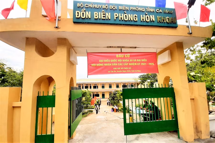 Điểm bầu cử Đồn Biên phòng Hòn Khoai.