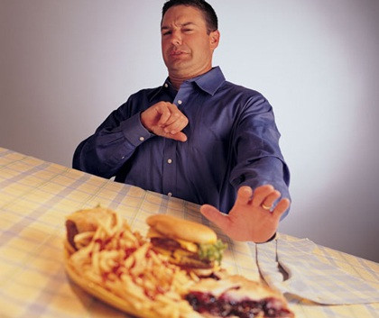 Không nên ăn những thức ăn giàu tinh bột hoặc ủ men như bánh mỳ, bánh bao, bún, phở và các loại đồ ngọt như bánh, kẹo, các loại hoa quả bị chín nẫu. me