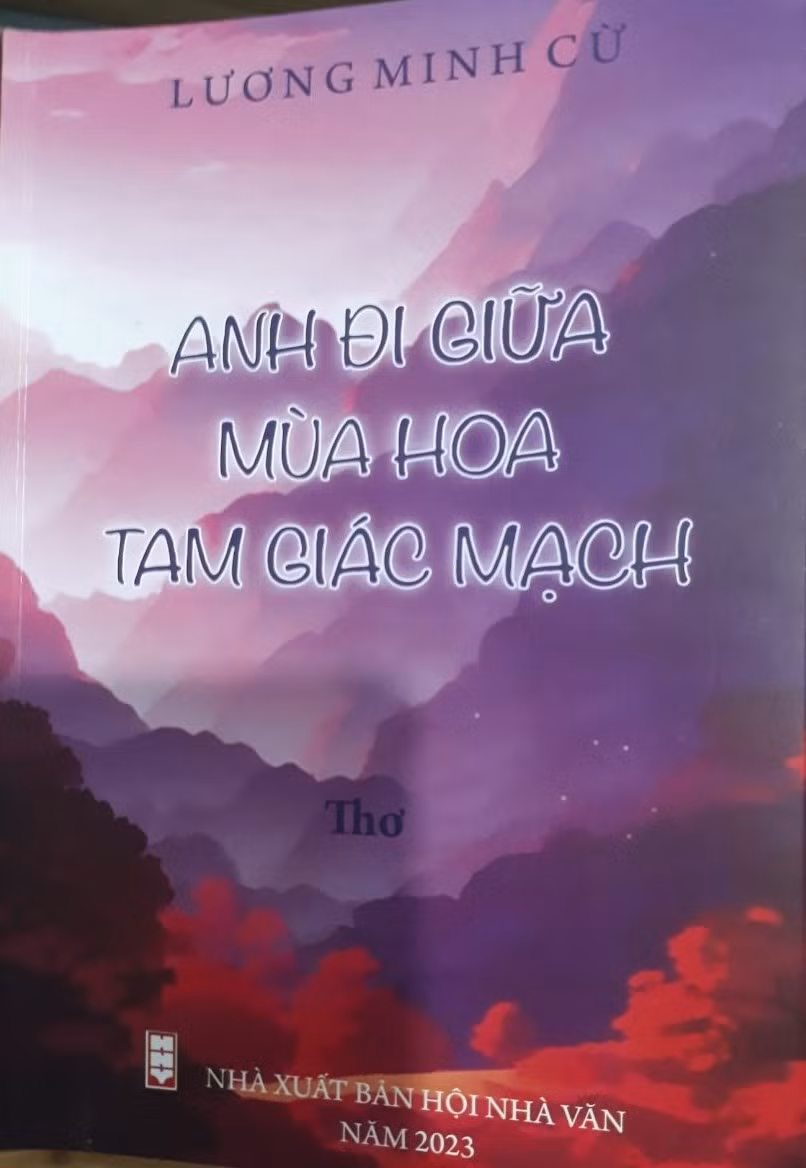 Tập thơ “Anh đi giữa mùa hoa tam giác mạch” của nhà thơ Lương Minh Cừ