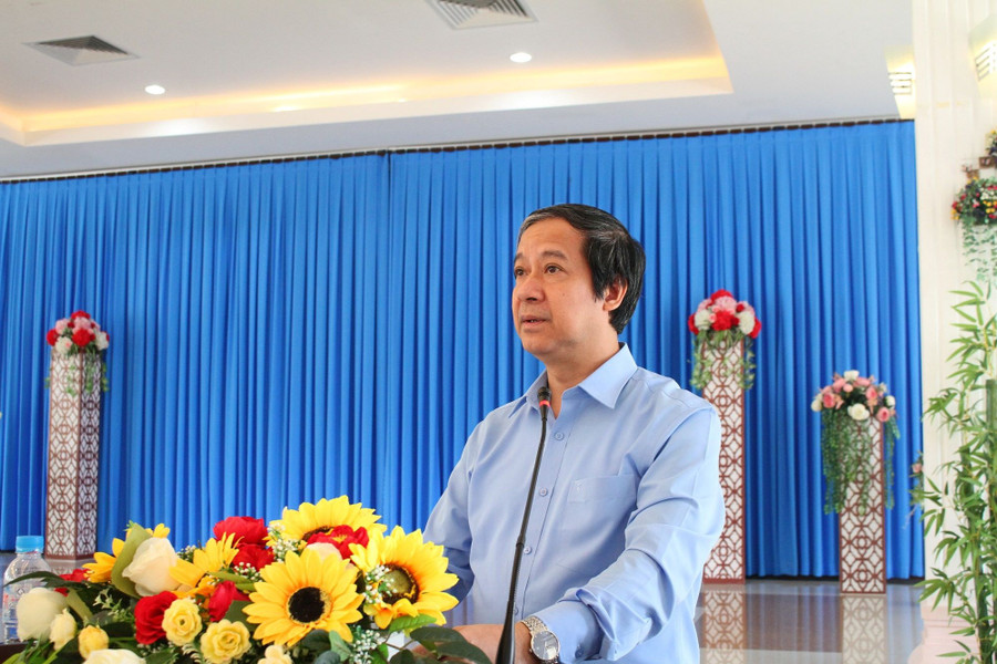 Bộ trưởng Nguyễn Kim Sơn phát biểu tại buổi làm việc với tỉnh Trà Vinh. Bộ trưởng Nguyễn Kim Sơn phát biểu tại buổi làm việc với tỉnh Trà Vinh.