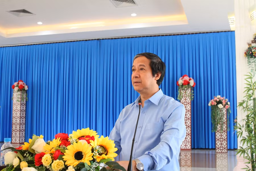 Bộ trưởng Nguyễn Kim Sơn phát biểu tại buổi làm việc với tỉnh Trà Vinh.