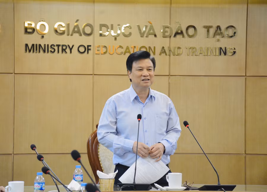 Thứ trưởng Nguyễn Hữu Độ phát biểu tại buổi gặp mặt.