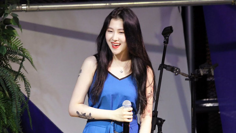 Những nữ ca sĩ nổi tiếng dám khác biệt ảnh 2 Những nữ ca sĩ nổi tiếng dám khác biệt ảnh 2