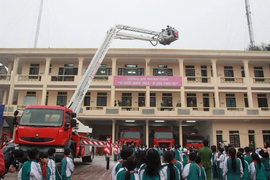 Nghệ An: Rèn luyện kỹ năng phòng cháy chữa cháy cho học sinh tiểu học