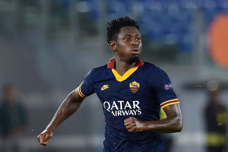 AS Roma “nhầm lẫn” về tuổi của Amadou Diawara nên vô tư tung vào sân mà không đăng ký với BTC. AS Roma “nhầm lẫn” về tuổi của Amadou Diawara nên vô tư tung vào sân mà không đăng ký với BTC.