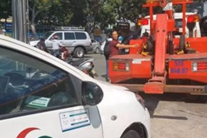 Quận 1 tiếp tục "cuộc chiến vỉa hè"