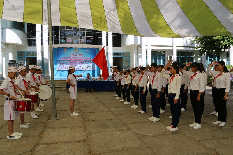 Phần thi nghi thức Chào cờ Phần thi nghi thức Chào cờ