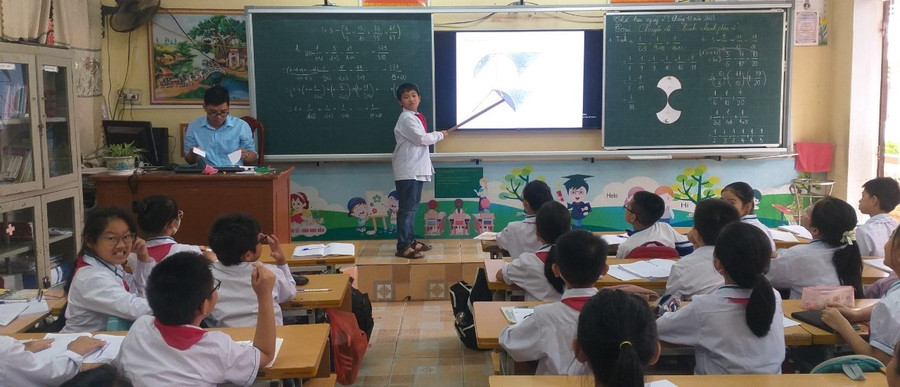 Thầy trò Trường Tiểu học Thụy Sơn (Thái Thụy, Thái Bình) trong giờ học. Ảnh: NTCC Thầy trò Trường Tiểu học Thụy Sơn (Thái Thụy, Thái Bình) trong giờ học. Ảnh: NTCC