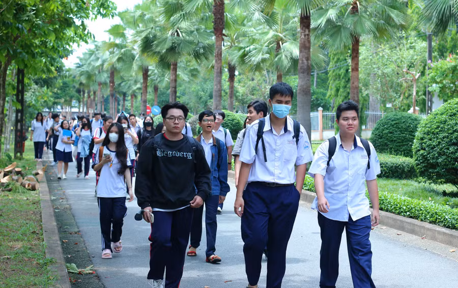 Thí sinh dự kỳ thi đánh giá năng lực do Đại học Quốc gia TPHCM tổ chức, tháng 6/2024. Ảnh: Mạnh Tùng