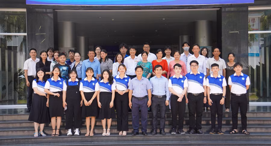 Quang cảnh buổi họp mặt.