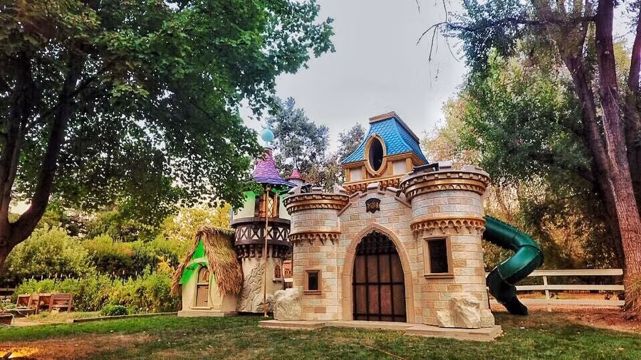 Độc lạ: những ngôi nhà vui chơi cho trẻ có thể tốn tới 400.000 đô la ảnh 5
