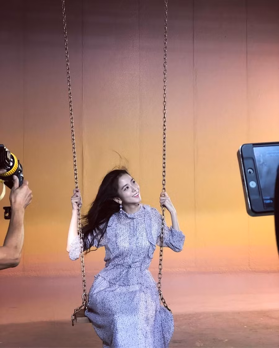 Cuối cùng nhưng không kém phần quan trọng, bức ảnh này chứng minh rằng nếu có công chúa ngoài đời thực thì Jisoo sẽ là một trong số đó!