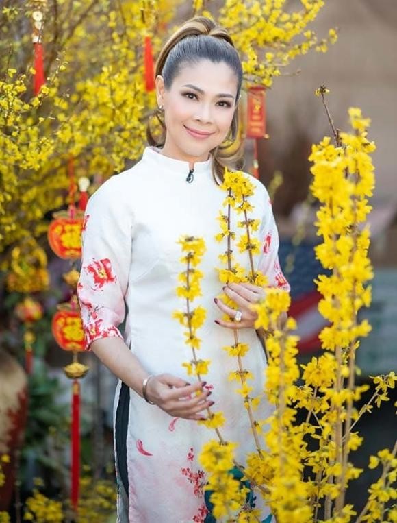 Dàn sao Việt khoe nhan sắc rực rỡ trong tà áo dài đón Xuân ảnh 7