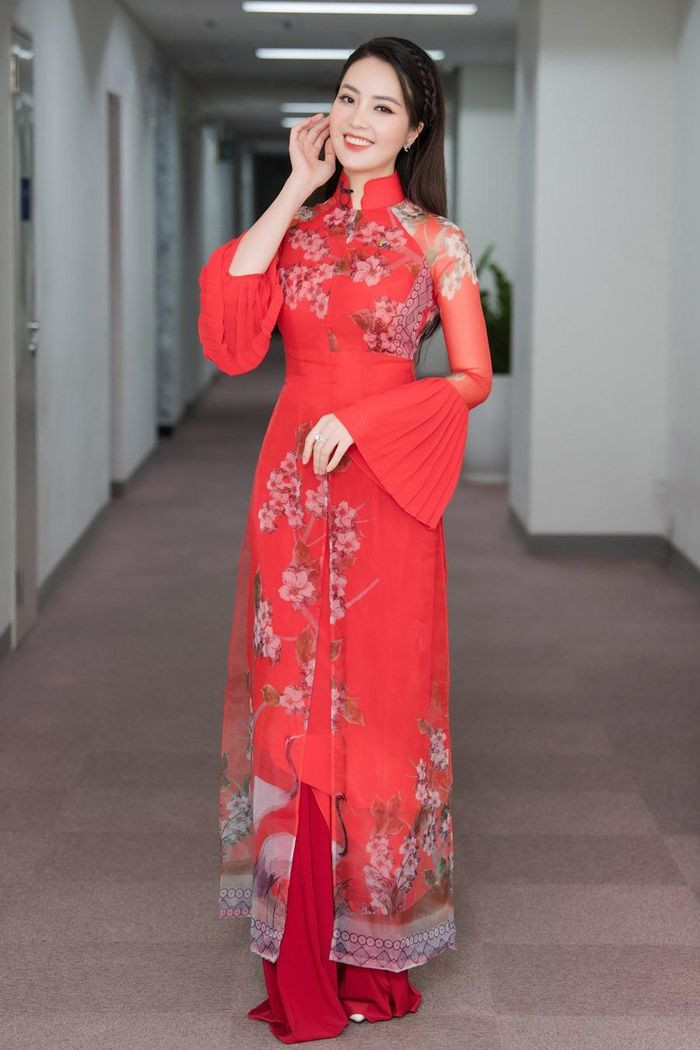 Dàn sao Việt khoe nhan sắc rực rỡ trong tà áo dài đón Xuân ảnh 5