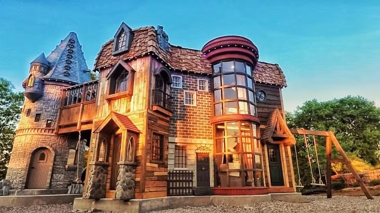 Độc lạ: những ngôi nhà vui chơi cho trẻ có thể tốn tới 400.000 đô la ảnh 1
