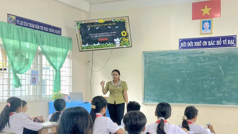 Thao giảng chuyên đề "Tổ chức có hiệu quả các hoạt động dạy học theo CT GDPT 2018".